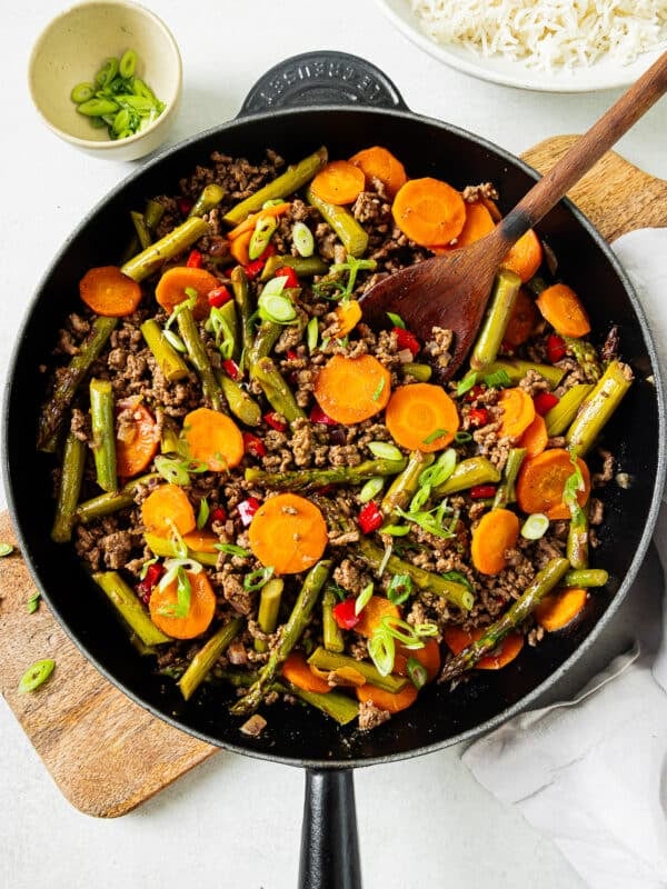 overhead view of ground beef with vegetables