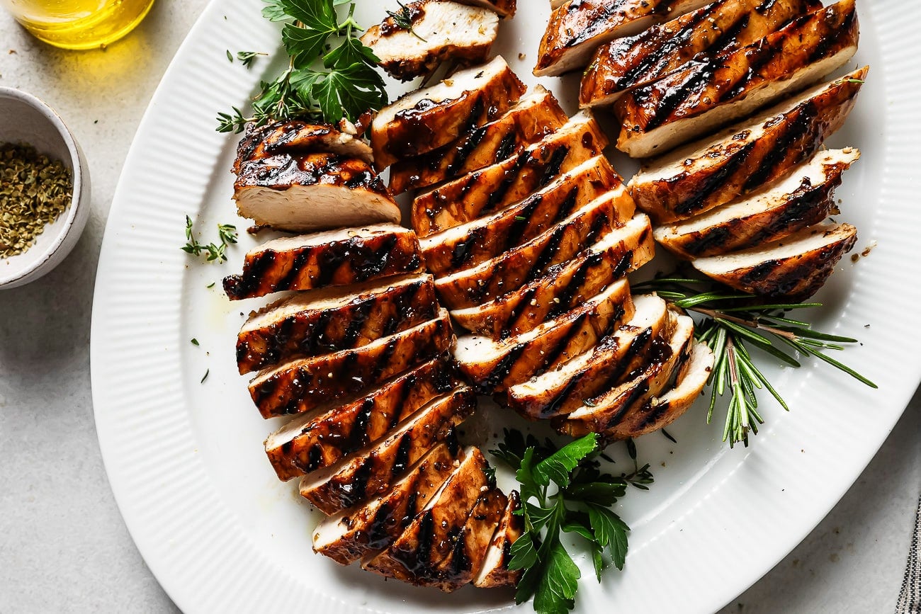 balsamic chicken on a white plate.
